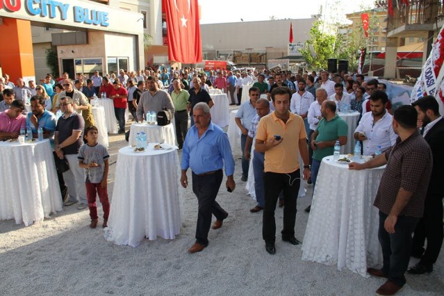 Oba Mahallesi Maki Sokak’ta temeli atılan 4 katlı Alanya Belediyesi Kız Öğrenci Yurdu’nun aile sıcaklığını aratmayacağını vurgulayan Alanya Belediye Başkanı Adem Murat Yücel, “160 öğrenciye barınma imkanını sağlayacağız. İki engelli odasından oluşan yurdumuz ileri zamanlarda ihtiyaç durumuna göre 200’yatağa kadar çıkabilecek” dedi.