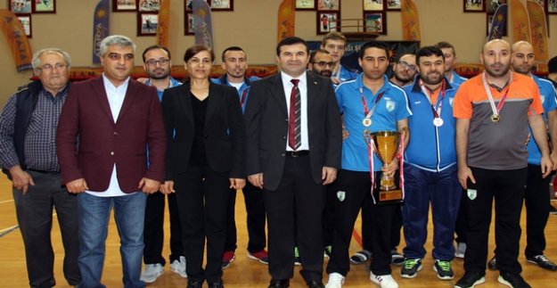 FUTSAL FİNALLERİNDE ÖDÜL COŞKUSU