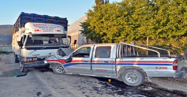 KAFA KAFAYA ÇARPIŞTILAR: 3 YARALI