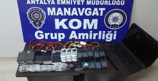 KOM’DAN KAÇAK TELEFON OPERASYONU