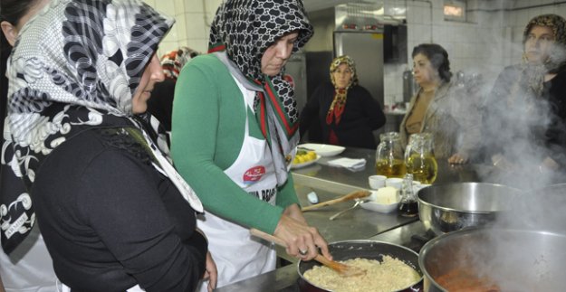 YÖRESEL LEZZETLERİ EV HANIMLARI YAŞATACAK