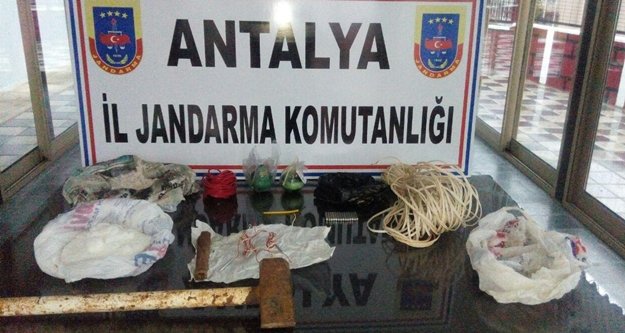 DİNAMİTLE KAÇAK KAZIYA 6 GÖZALTI