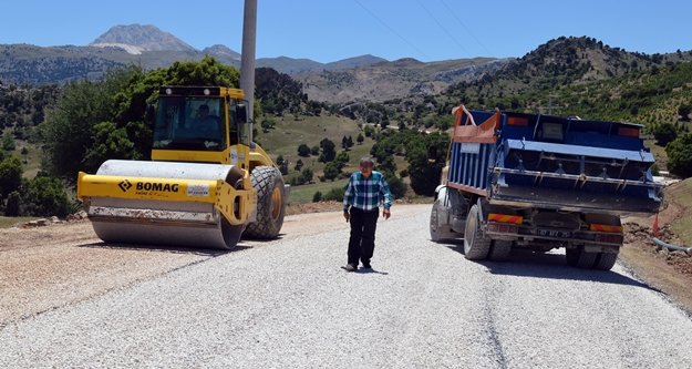 GÜZLE YOLU ASFALTA KAVUŞUYOR