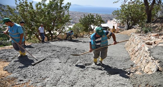 YENİ YOLDA BETONLAMA ÇALIŞMASI