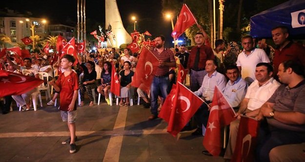 'ALANYA DEMOKRASİYE SAHİP ÇIKTI'