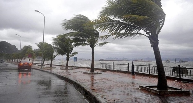 Alanya'ya  yağış ,dolu ve fırtına uyarısı