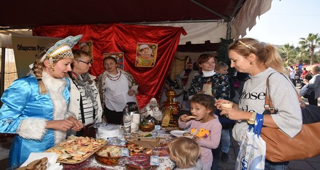 Alanya 'Noel Pazarı'na hazırlanıyor