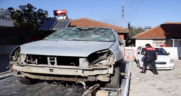 Polisin el koyduğu aracı parçaladılar