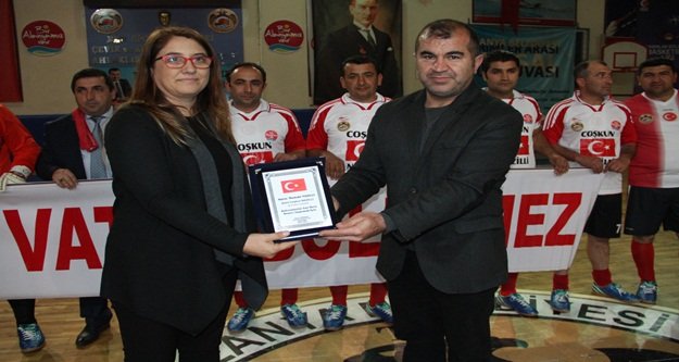 Futsal heyecanı sürüyor