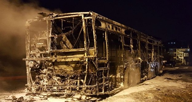 Otobüs yandı mı, yakıldı mı?