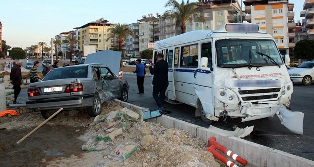 Feci trafik kazası: 5 yaralı var