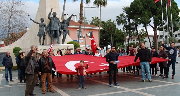 TLB'den İzmir Marşı Eylemi