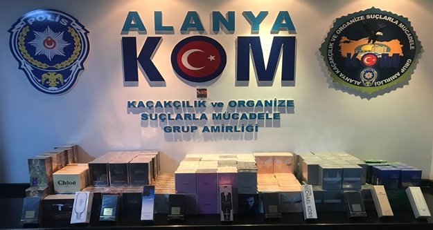 Alanya polisi kaçak parfüme 'Dur' dedi