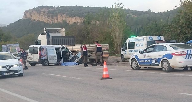 Trafik kazası! 1 ölü 2 yaralı var