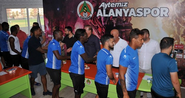 Alanyaspor’da bayramlaşma töreni yapıldı