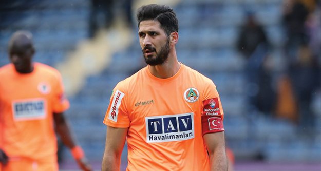 Emre Akbaba'dan Alanyaspor'a veda mesajı