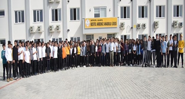 Kestel Anadolu Lisesi öğrencileri Yücel'e teşekkür etti