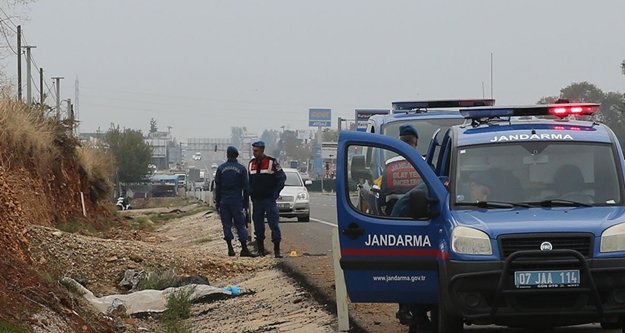 Yol üzerinde ceset bulundu