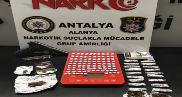 Alanya'da uyuşturucu operasyonu: 3 gözaltı var