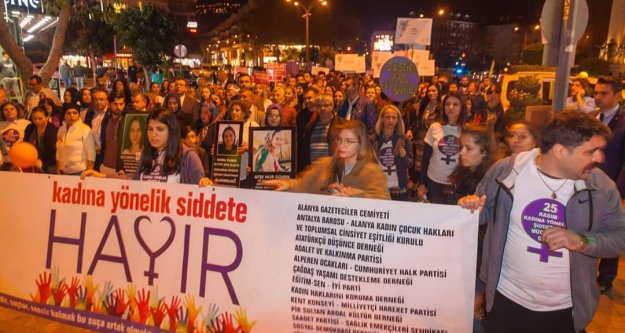 Alanya kadına şiddete karşı birleşip yürüdü