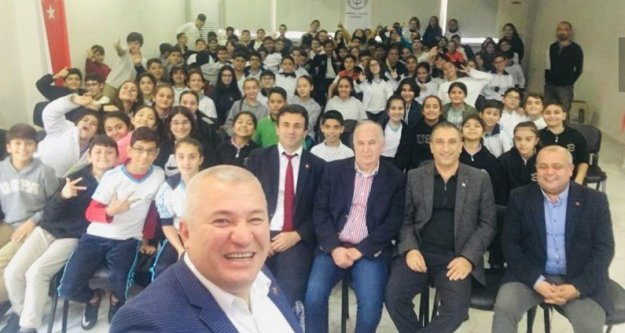 Şahin ve Yenialp 'Kariyer Günleri' etkinliğine katıldı