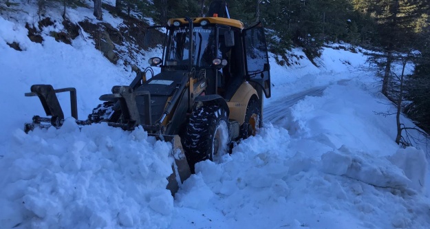 Alanya'da karın kapattığı o yol açıldı