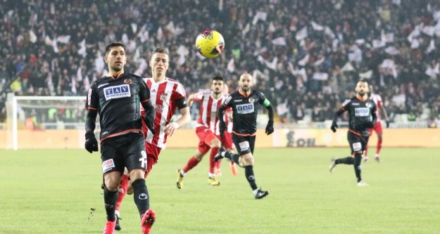 Sivas'da penaltı golüyle yenildik