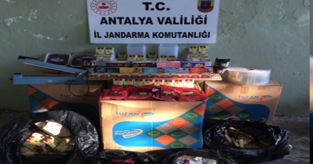 Alanya’da kaçak nargile tütünü imalatına jandarma baskını