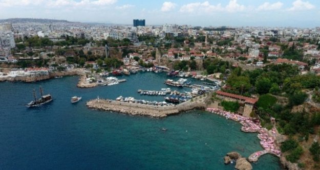 Dünya Antalya'yı 24 saat canlı izleyecek