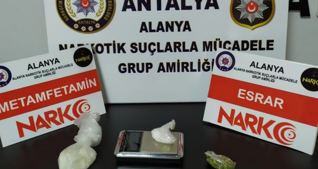 Alanya'ya otomobille uyuşturucu getiren şüpheliler yakalandı