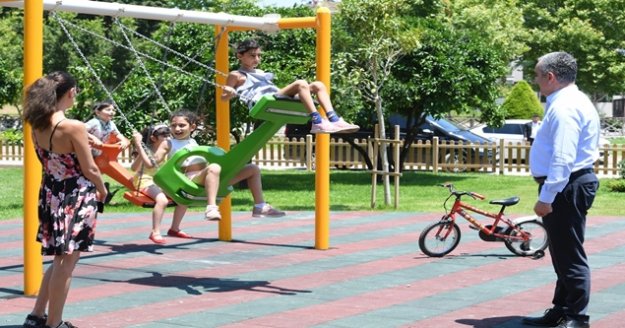 Parkları dolduran çocuklara sürpriz ziyaret