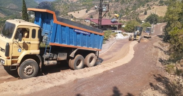 Alanya Çamlıca yolu  asfalta hazırlanıyor