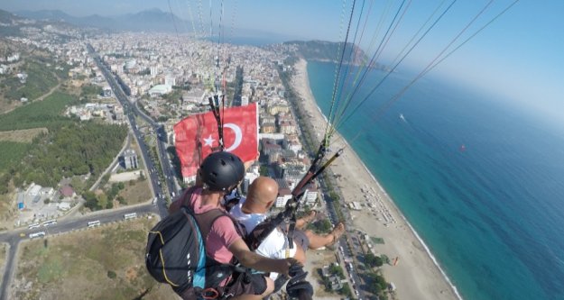 Alanya semalarında 30 Ağustos coşkusu