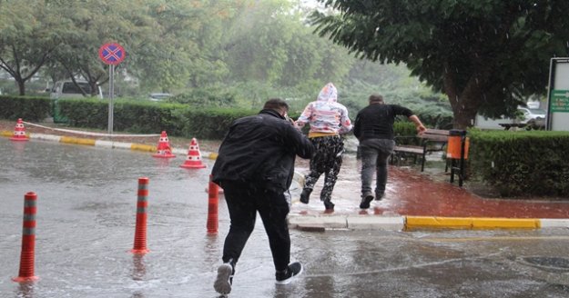 Antalya’da dolu yağışı