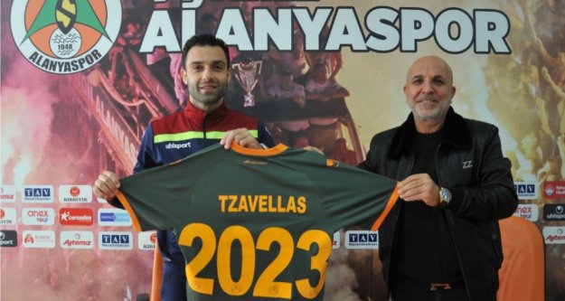 Alanyaspor'la sözleşmesini 2 yıl daha uzattı