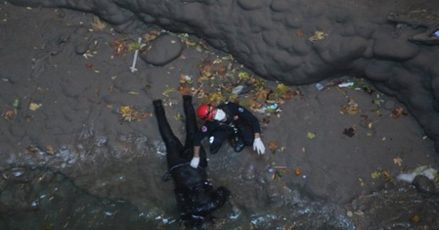 Kayıp gencin cesedi 50 metre derinlikteki obrukta bulundu