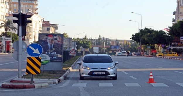 Ters yönde giden sürücü, kırmızı ışıkta beklerken yakalandı