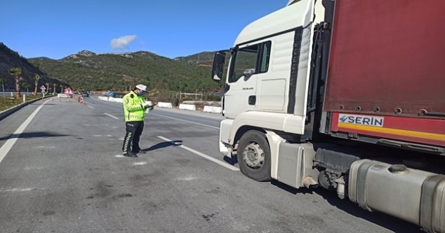 Antalya karayollarında trafik havadan denetlendi