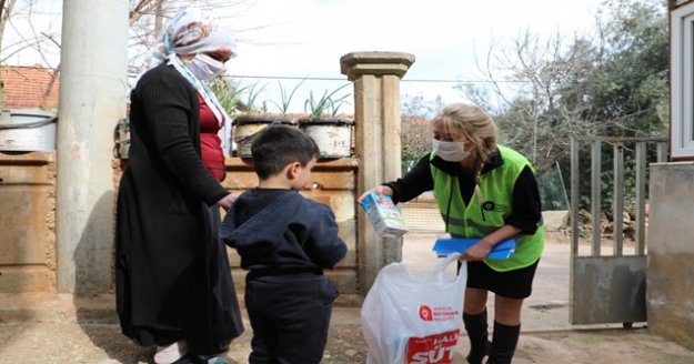 Antalya’da 364 bin litre Halk Süt dağıtıldı