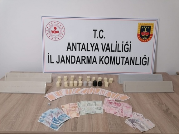 Jandarmadan uyuşturucu satıcılarına suçüstü