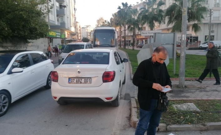 Ters yöne giren otomobil motosikletle çarpıştı: 1 yaralı