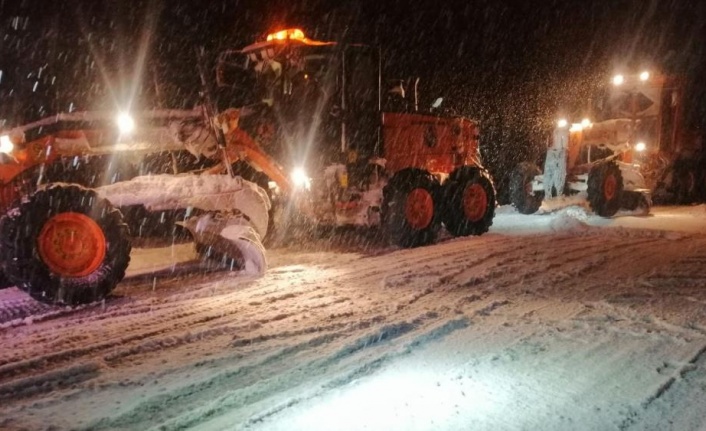 Antalya-Konya karayolu tırların geçişine kapatıldı