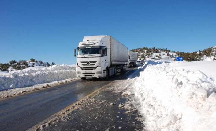 Antalya-Konya karayolu tüm araç trafiğine açıldı