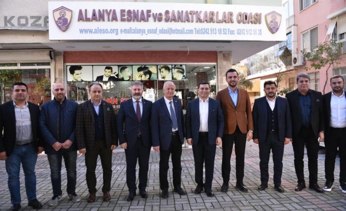 Başkan Tütüncü, Alanya’da esnaf ziyaretinde