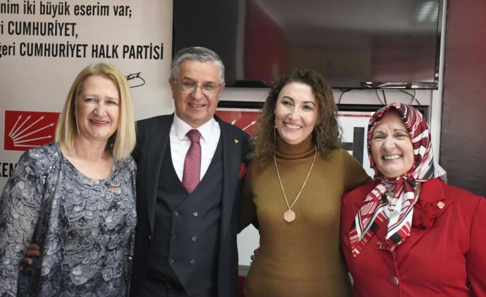 CHP’ye geçen Kemer Belediye Başkanı Topaloğlu, partililerle buluştu