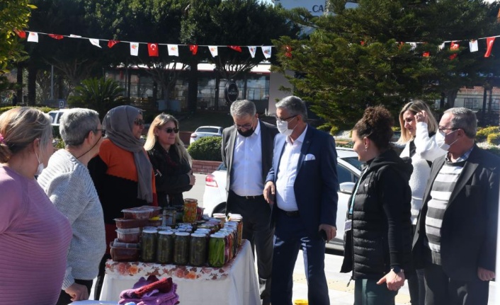 Kemer'de üreten ev hanımları etkinliği