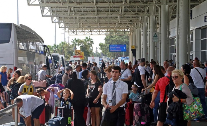 Seferberlik sonrası Rusya'dan Antalya'ya gelen günlük 80 uçağa 3-4 sefer ilave edilmiş durumda