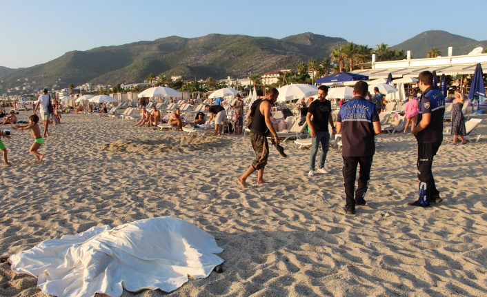 Alanya’da dünyaca ünlü plajda eşek boğuldu