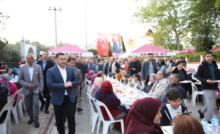 Başkan Yücel Avsallar Mahallesi’nde iftar sofrasında vatandaşlarla buluştu