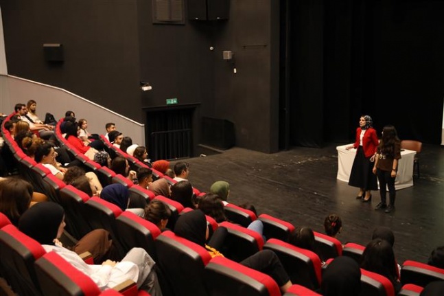 Alanya Belediyesi öğrencilere yönelik 'sınav kaygısı' semineri düzenledi